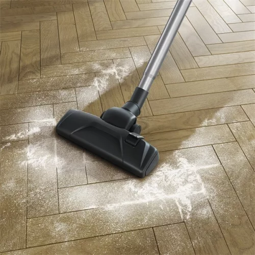 Electrolux EPF61RR malinovo červený vysávač s vreckom