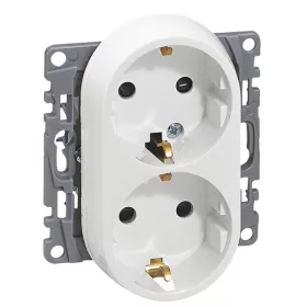   Legrand 764544 Niloé fehér 2×2P+F csatlakozóaljzat gyermekvédelemmel
