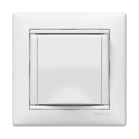   Legrand 774422 Valena fehér 2P+F földelt csatlakozóaljzat csapófedéllel