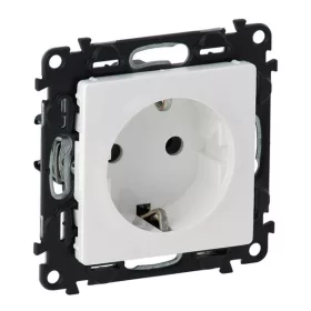   Legrand 753124 Valena Life fehér 2P+F csatlakozóaljzat gyermekvédelemmel