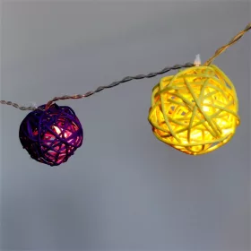   Iris Gömb alakú fonott/rattan/4m/több színű/20db LED-es/3xAA elemes fényfüzér, fénydekoráció