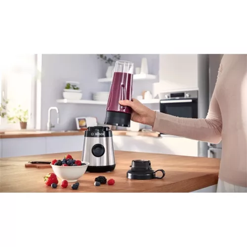 Mixér z nehrdzavejúcej ocele Bosch MMB2111M s objemom 0,6 l