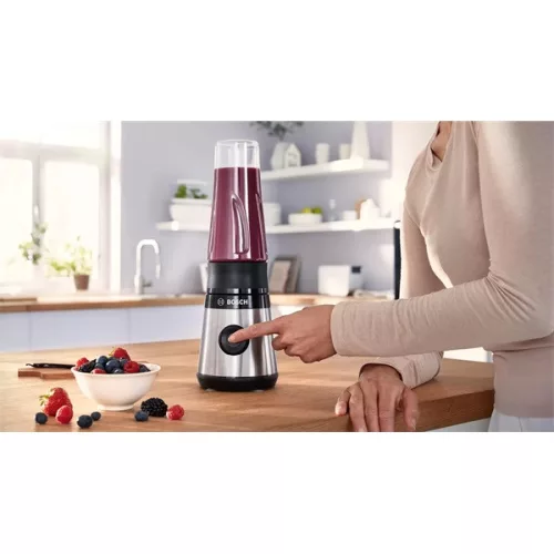 Mixér z nehrdzavejúcej ocele Bosch MMB2111M s objemom 0,6 l
