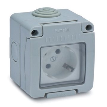   FAMATEL 19068 falon kivüli 16A-250V szürke IP55 vízmentes dugalj