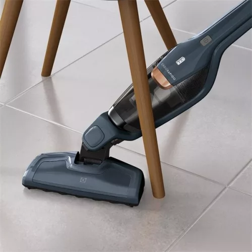 Bezdrôtový vysávač Electrolux EERC75DB Ergorapido Classic v džínsovo modrej farbe