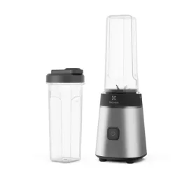 Smoothie stroj Electrolux E3SB1-4ST s objemom 0,6 litra