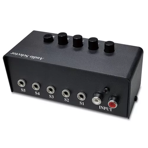 5-portový audio prepínač Genius RS2 čierny