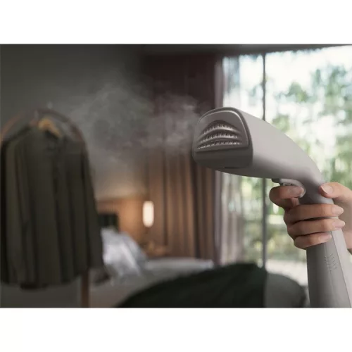 Ručný naparovač odevov Electrolux E7HS2-6UG Refine 700 sivý