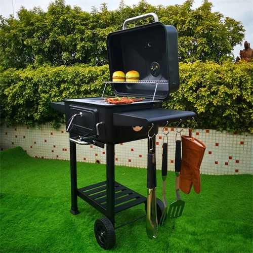 TOO BG-200B schwarzer BBQ-Holzkohlegrillwagen mit zwei Seitentischen