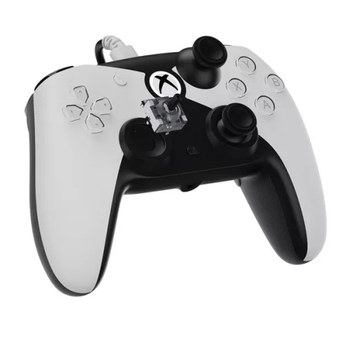 Hyperkin M01638-WH Competitor Xbox Series|One/Windows 11|10 Xbox liszenszelt vezetékes fehér kontroller