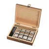 Set de 12 cuburi de gheață pentru whisky din oțel inoxidabil WoMa, în cutie de lemn, cu pungă de catifea neagră și pensetă