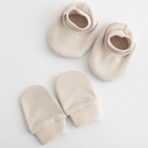 Baba pamut szett-kiscipő és kesztyű New Baby Casually dressed bézs 0-6m