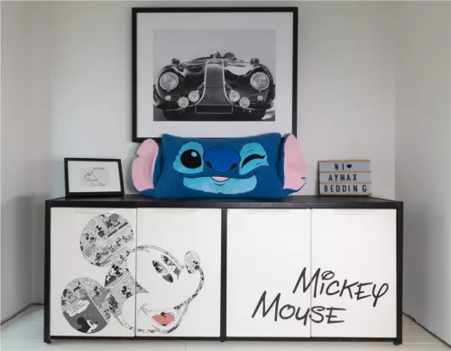 Disney Lilo & Stitch, Kissen in Zwinkerform, Dekokissen aus Sherpa-Fleece, 75 cm