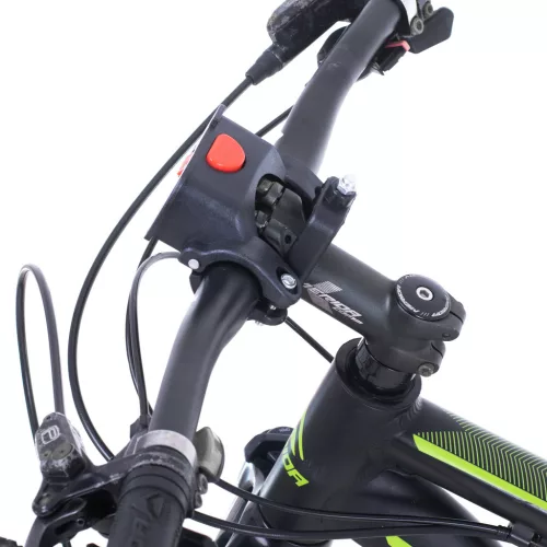 Cos metalic pentru bicicleta cu maner, demontabil, conceput pentru a fi montat in partea din fata