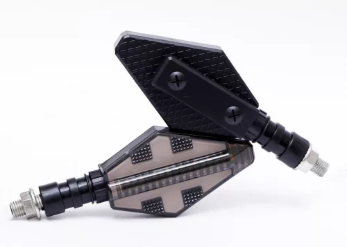 Set 2 lampi Semnalizare Moto, model CROSS, cu 2 functii, pozitie si semnalizare, tensiune 12V