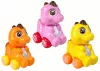 Színes dinoszaurusz a felhúzott tojásban
