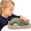 Alvó husky kutya párnán lévő figura szőrzsák hangokkal