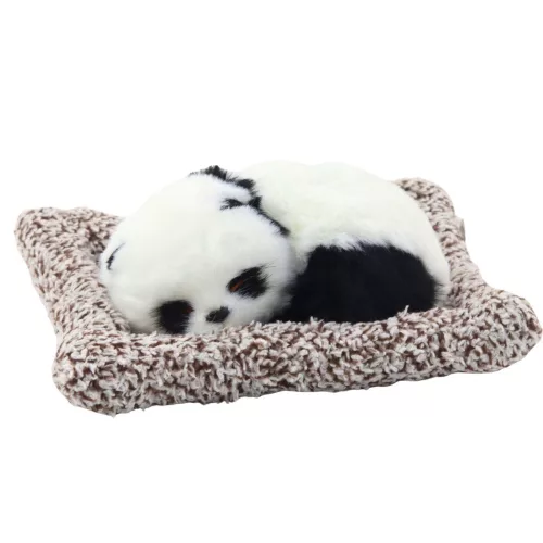Alvó panda párnán figura szőrrel és átlátszó táskával