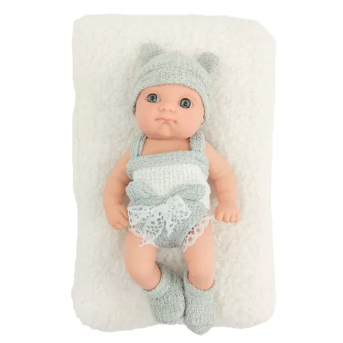 Baba takaróval, fehér és szürke ruhában, kalapban, 18 cm
