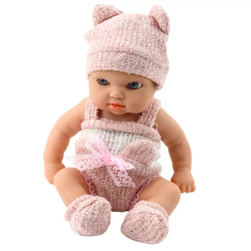 Baba takaróval, fehér és rózsaszín ruhákkal, kalappal, 18 cm
