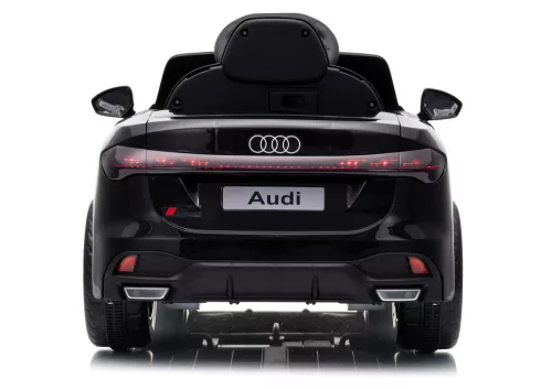 Audi A5L HL788 fekete akkumulátoros jármű