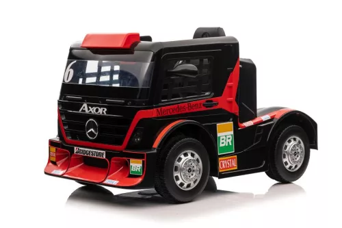 Autó Mercedes XMX622 piroshoz