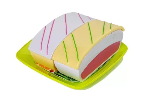 Desszerttorta evése tálca szettben
