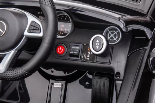 Elektromos kisautó Mercedes SLC 300 fekete