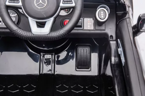 Elektromos kisautó Mercedes SLC 300 piros