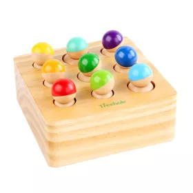   Montessori-Holzspielzeug zum Formenzuordnen und Fertigkeiten fördern