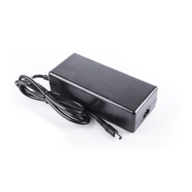   G21 akkumulátortöltő a Jessy és Loren elektromos kerékpárhoz.