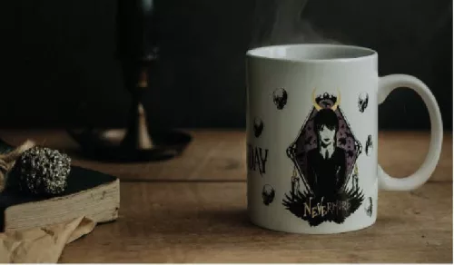 Porculanska šalica Wednesday Nevermore 325 ml (11 oz) u poklon kutiji