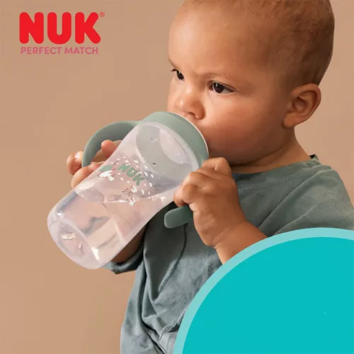 NUK Perfect Match tanuló cumisüveg DISNEY Minnie, red 150 ml