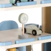 Fából készült garázs parkoló kétszintes benzinkút