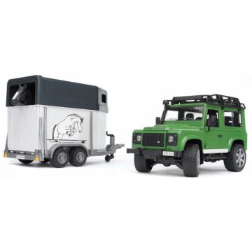 BRUDER Land Rover Defender lószállító trailerrrel